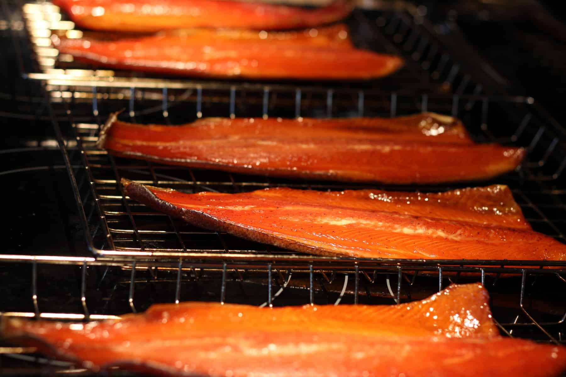 Comment fabriquer un fumoir maison pour saumon? –