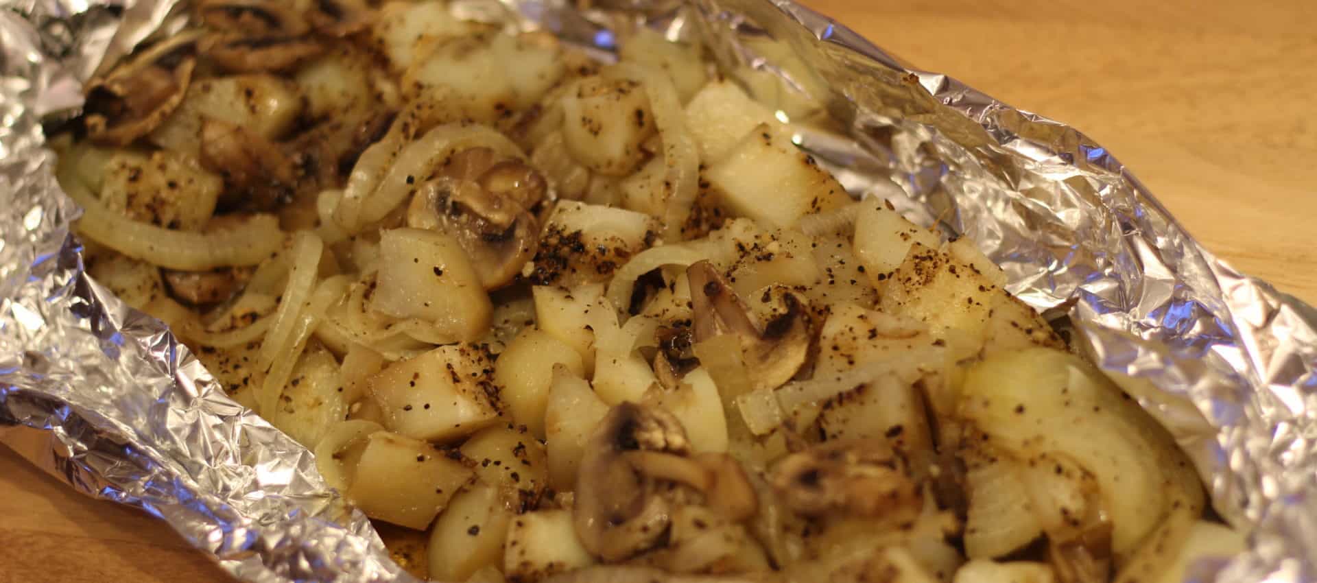Papillotte de champignons et patates au épices à steak de Montréal