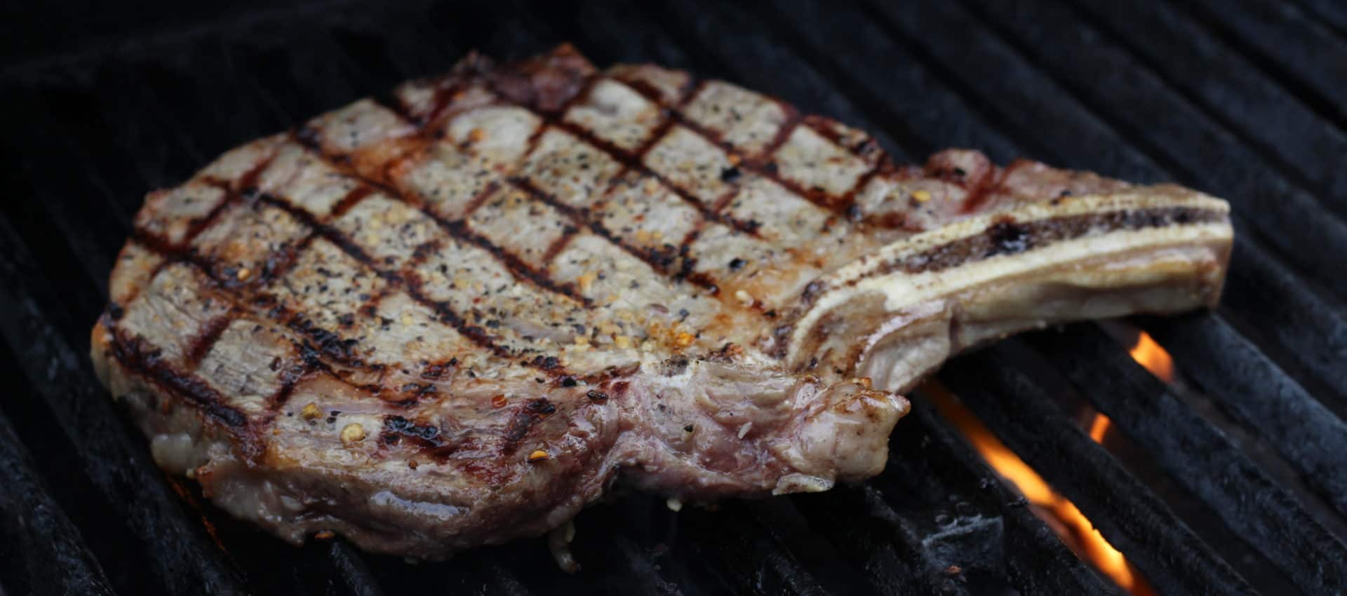 Rib steaks parfaits sur le bbq