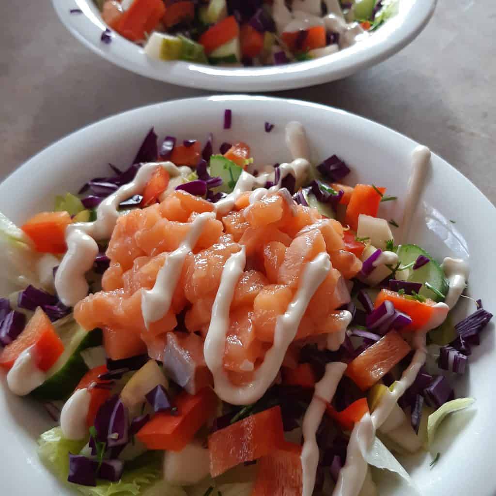 Bol de poke au saumon gravlax express